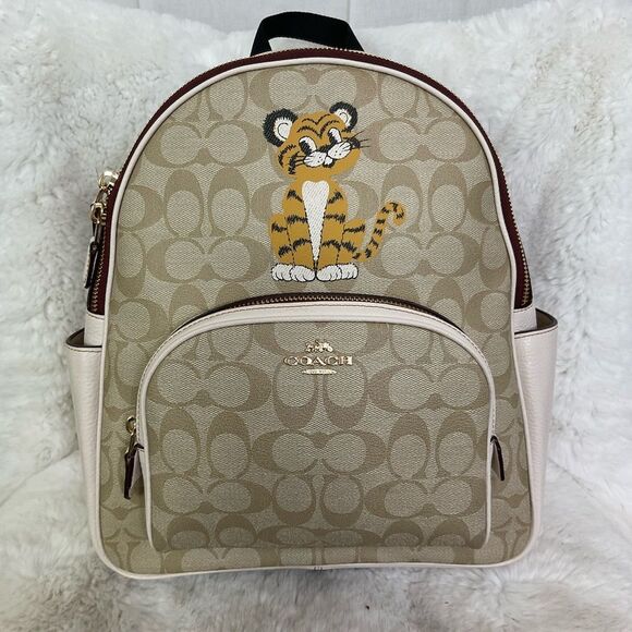 Coach Court In Signature Coated Canvas With Tiger Adjustable Straps Backpack main image 13